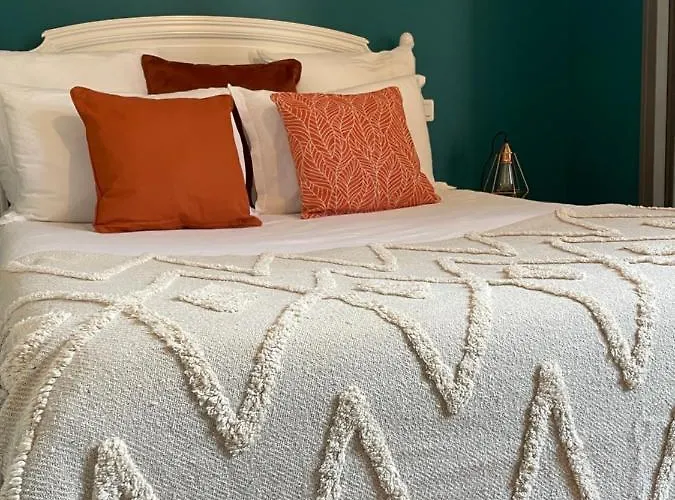 Climatise Avec Balcon Et Parking Prive Appartement *